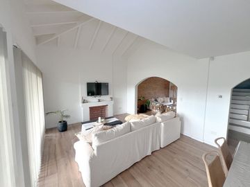 VENTA CASA 4 DORMITORIOS Bo. EL CIPRES CIPOLLETTI