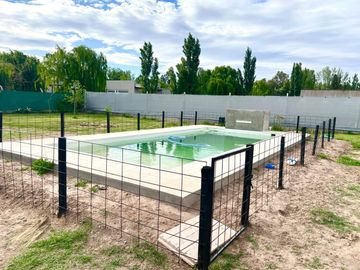 VENTA CASA 4 DORMITORIOS Bo. EL CIPRES CIPOLLETTI
