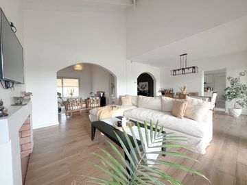 VENTA CASA 4 DORMITORIOS Bo. EL CIPRES CIPOLLETTI