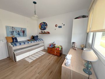 VENTA CASA 4 DORMITORIOS Bo. EL CIPRES CIPOLLETTI