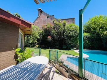 CASA CON PARQUE PILETA EN LOMAS DE SAN ISIDRO