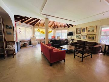 CASA CON PARQUE PILETA EN LOMAS DE SAN ISIDRO