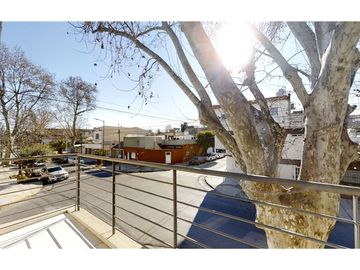 Venta PH Tríplex Frente A Estrenar Patio y Cochera