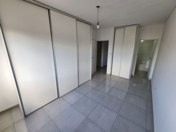 Venta PH Tríplex Frente A Estrenar Patio y Cochera