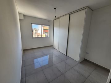 Venta PH Tríplex Frente A Estrenar Patio y Cochera