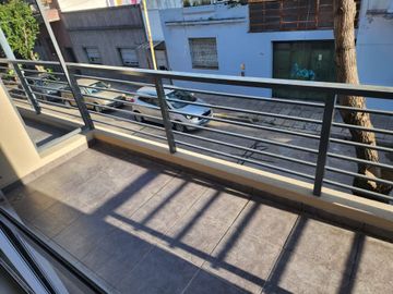 Venta PH Tríplex Frente A Estrenar Patio y Cochera