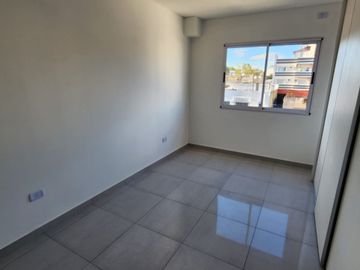 Venta PH Tríplex Frente A Estrenar Patio y Cochera