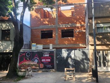 Venta PH Tríplex Frente A Estrenar Patio y Cochera