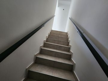 Venta PH Tríplex Frente A Estrenar Patio y Cochera