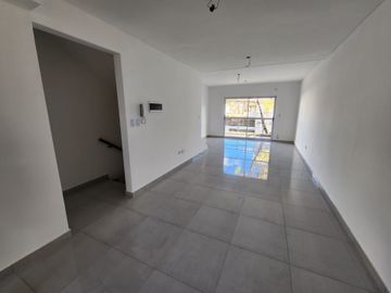 Venta PH 4 amb A Estrenar Patio Jardín Parrilla