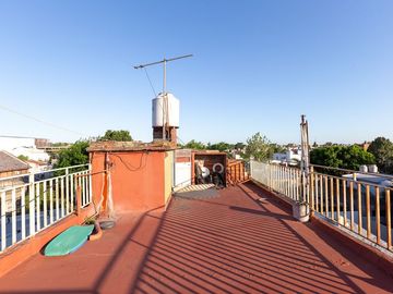 Venta PH 4 ambientes en Villa Libertad. Permuta