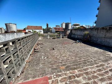 Venta/Permuta Casa 5 amb a refac Caseros Centro