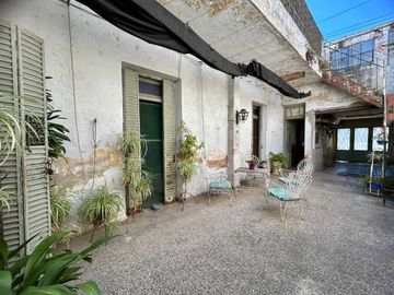 Venta/Permuta Casa 5 amb a refac Caseros Centro