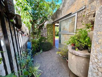 Venta/Permuta Casa 5 amb a refac Caseros Centro