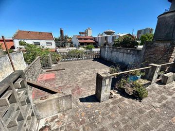 Venta/Permuta Casa 5 amb a refac Caseros Centro