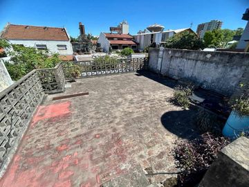 Venta/Permuta Casa 5 amb a refac Caseros Centro