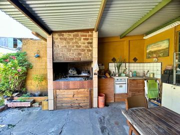 Venta/Permuta Casa 5 amb a refac Caseros Centro