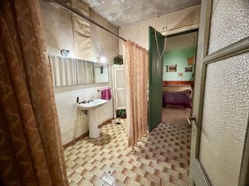 Venta/Permuta Casa 5 amb a refac Caseros Centro