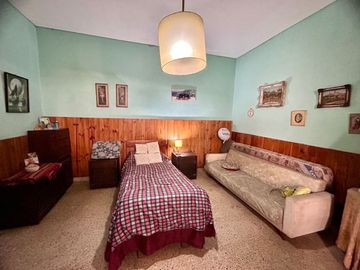 Venta/Permuta Casa 5 amb a refac Caseros Centro