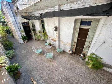 Venta/Permuta Casa 5 amb a refac Caseros Centro