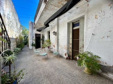 Venta/Permuta Casa 5 amb a refac Caseros Centro
