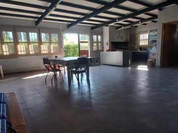 VENTA EXCELENTE CASA QUINTA EN BARRANCAS MAIPU
