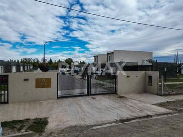 Venta Casa a estrenar APTA CREDITO CIPOLLETTI