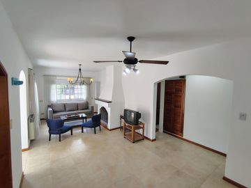 Casa en Country Las Lajas, General Rodríguez