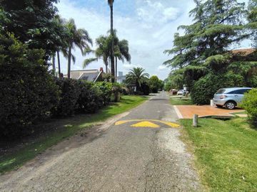 Casa en Country Las Lajas, General Rodríguez