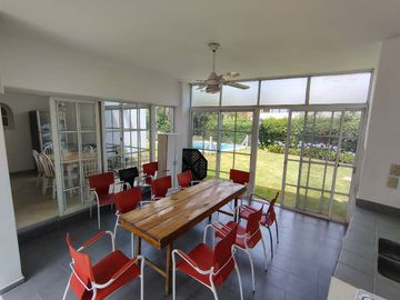Casa en Country Las Lajas, General Rodríguez