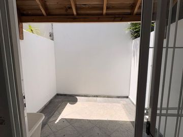 VENTA DUPLEX EN RAMOS MEJIA CON PATIO