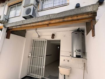 VENTA DUPLEX EN RAMOS MEJIA CON PATIO