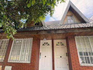 VENTA DUPLEX EN RAMOS MEJIA CON PATIO