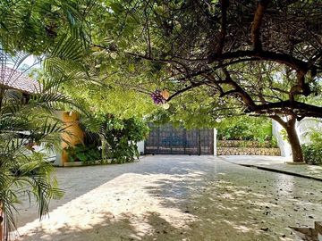 HERMOSA CASA EN VENTA EN MONTEBELLO