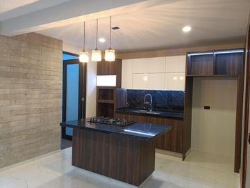 Casa en venta en Monte Magno: 4 habitaciones y jardín con mas de 50 m2
