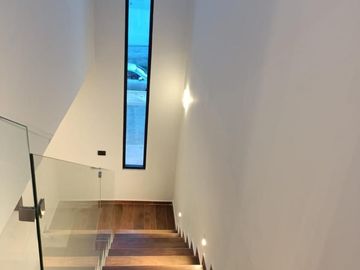 Casa en venta en Monte Magno: 4 habitaciones y jardín con mas de 50 m2