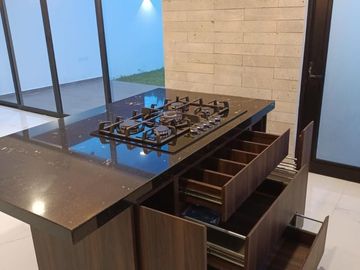 Casa en venta en Monte Magno: 4 habitaciones y jardín con mas de 50 m2