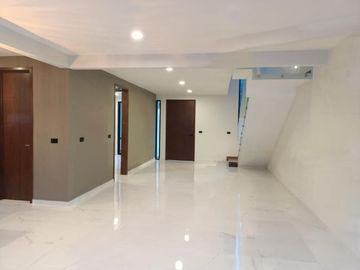 Casa en venta en Monte Magno: 4 habitaciones y jardín con mas de 50 m2