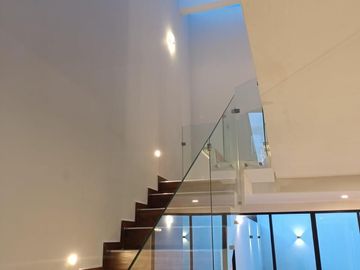 Casa en venta en Monte Magno: 4 habitaciones y jardín con mas de 50 m2