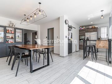 Venta casa 5 ambientes con piscina y cochera en Haedo.