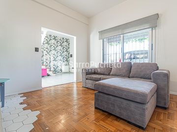 Venta casa 5 ambientes con piscina y cochera en Haedo.