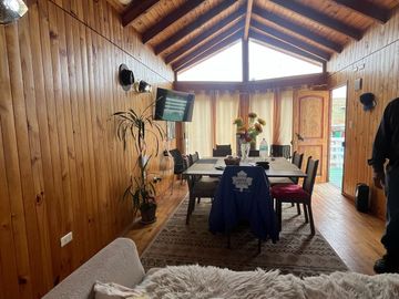 CASA EN EL QUISCO NORTE 5D/2B Y 5 ESTACIONAMIENTOS