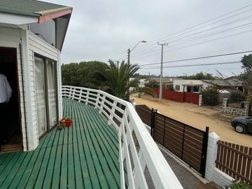 CASA EN EL QUISCO NORTE 5D/2B Y 5 ESTACIONAMIENTOS