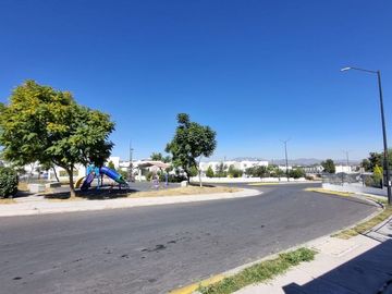 CASA EN VENTA DE UN PISO, En Fracc. Los Encinos, El Marques, Querétaro, cp. 76243