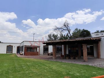 Quinta en venta remodelada para recibir a más de 80 personas, ideal para descanso, retiro o inversión