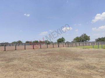 Quinta en venta remodelada para recibir a más de 80 personas, ideal para descanso, retiro o inversión
