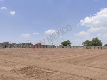 Quinta en venta remodelada para recibir a más de 80 personas, ideal para descanso, retiro o inversión