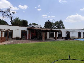 Quinta en venta remodelada para recibir a más de 80 personas, ideal para descanso, retiro o inversión