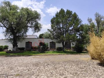 Quinta en venta remodelada para recibir a más de 80 personas, ideal para descanso, retiro o inversión