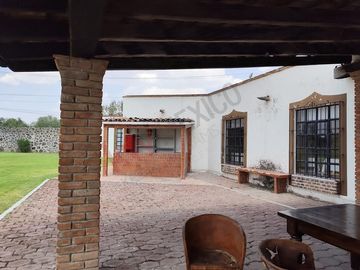 Quinta en venta remodelada para recibir a más de 80 personas, ideal para descanso, retiro o inversión